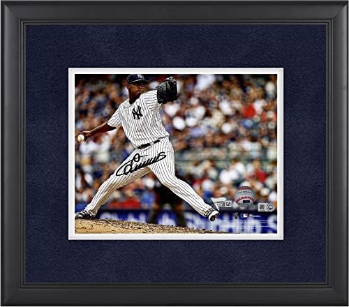 Luis Severino New York Yankees Çerçeveli İmzalı 8 x 10 Atış Fotoğrafı - İmzalı MLB Fotoğrafları