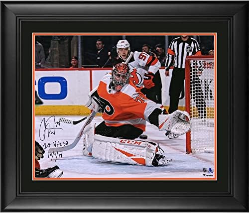 Carter Hart Philadelphia Flyers Çerçeveli İmzalı 16 x 20 1. NHL SO 10/9/19 Yazısı ile Fotoğraf Kaydetme-İmzalı NHL