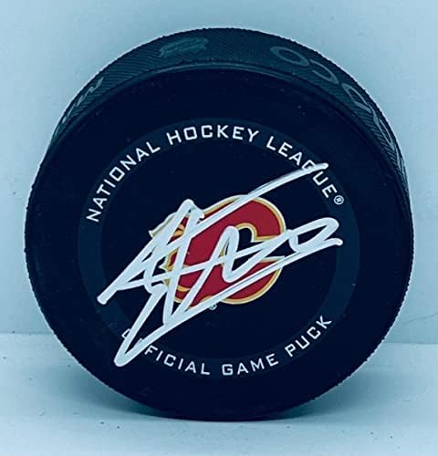 Jakob Pelletier imzalı Calgary Flames Resmi Oyun Diski imzalı-İmzalı NHL Diskleri
