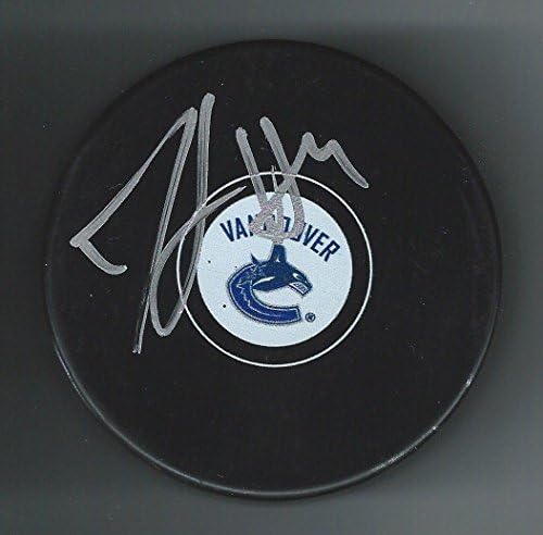 Michael Del Zotto Vancouver Canucks Diskini İmzaladı - İmzalı NHL Diskleri