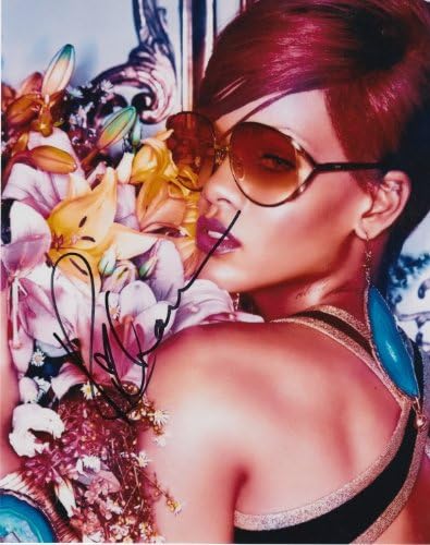 Rihanna İmzalı 8X10 Fotoğraf
