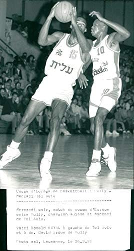 Basketbolda Farklı Durumların Vintage fotoğrafı-Pully Maccabi Tel Aviv